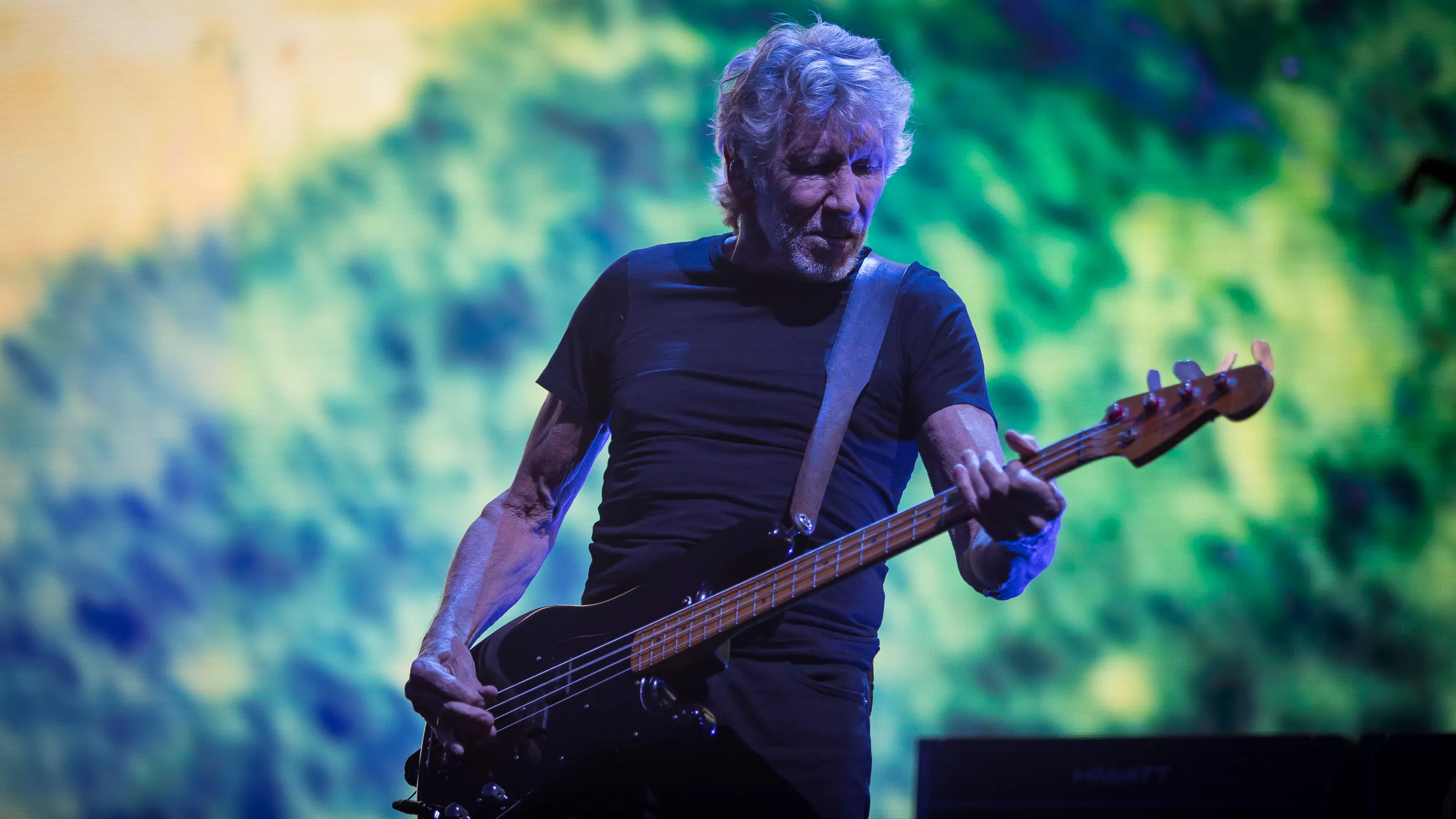 Mektig musikalsk teater med et politisk skråblikk