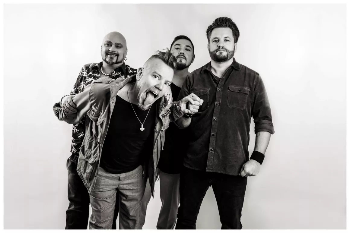 Lillasyster släpper ny singel och gör sig redo för Mello