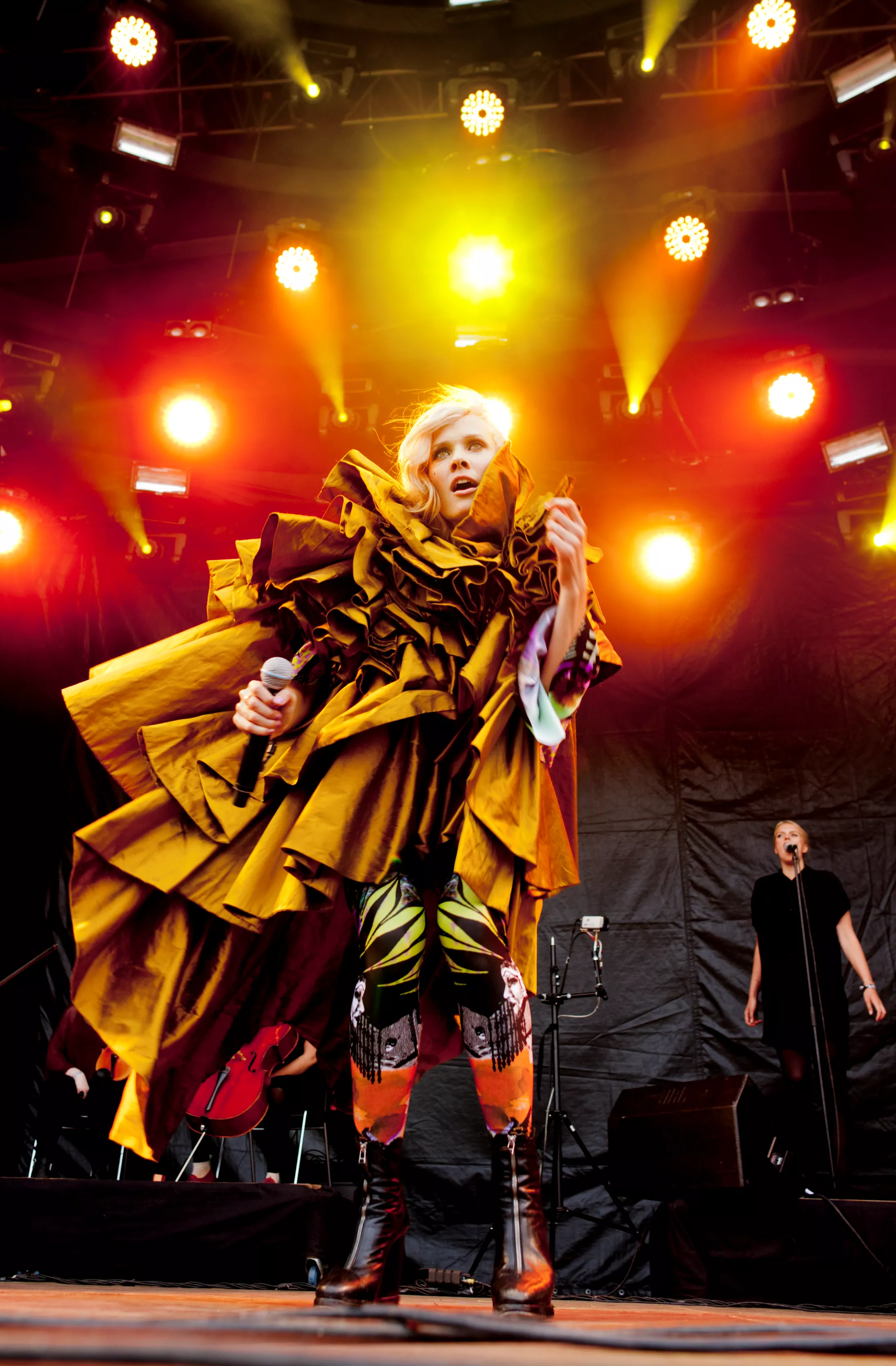 Hør Yeah Yeah Yeahs-guitarist remixe Oh Land