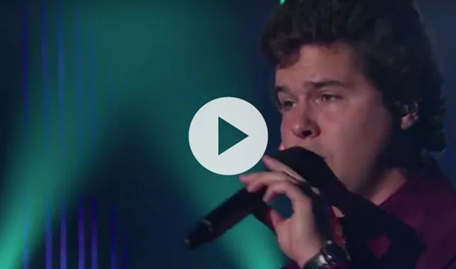 Se Lukas Graham imponere i nyt amerikansk talkshow