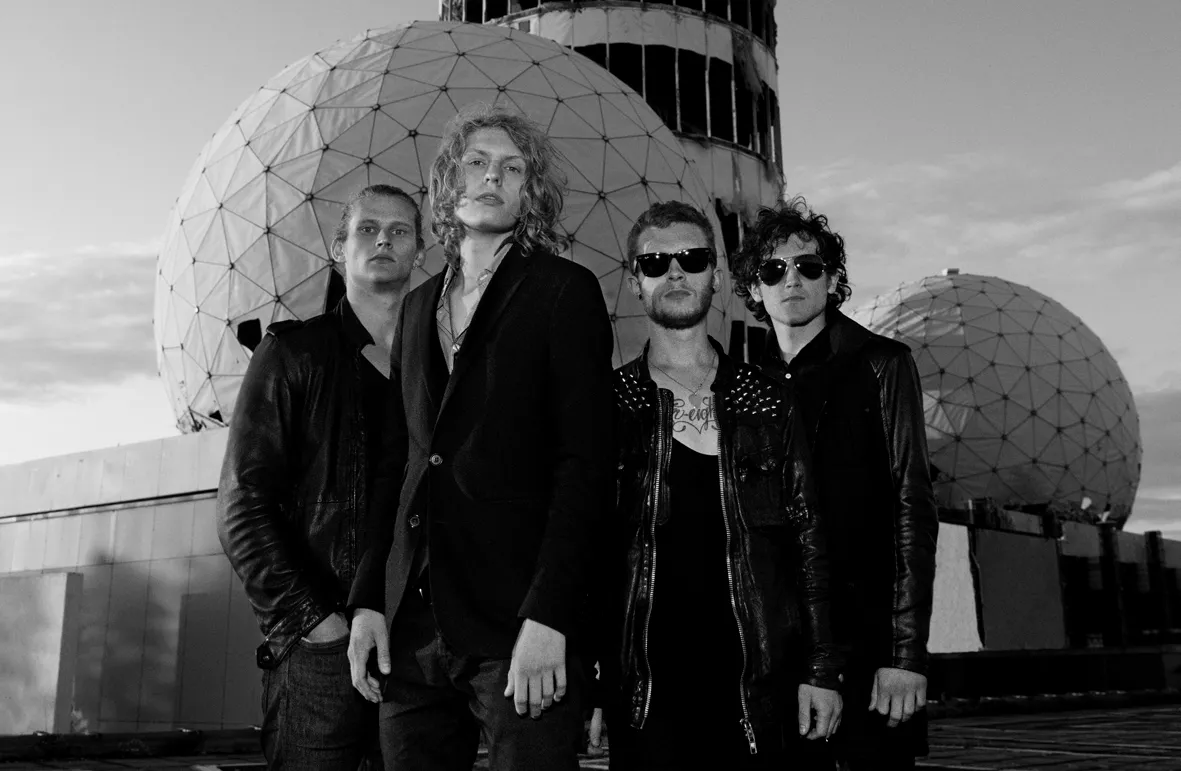 Dúné - tæller baglæns til fire med fornyet energi