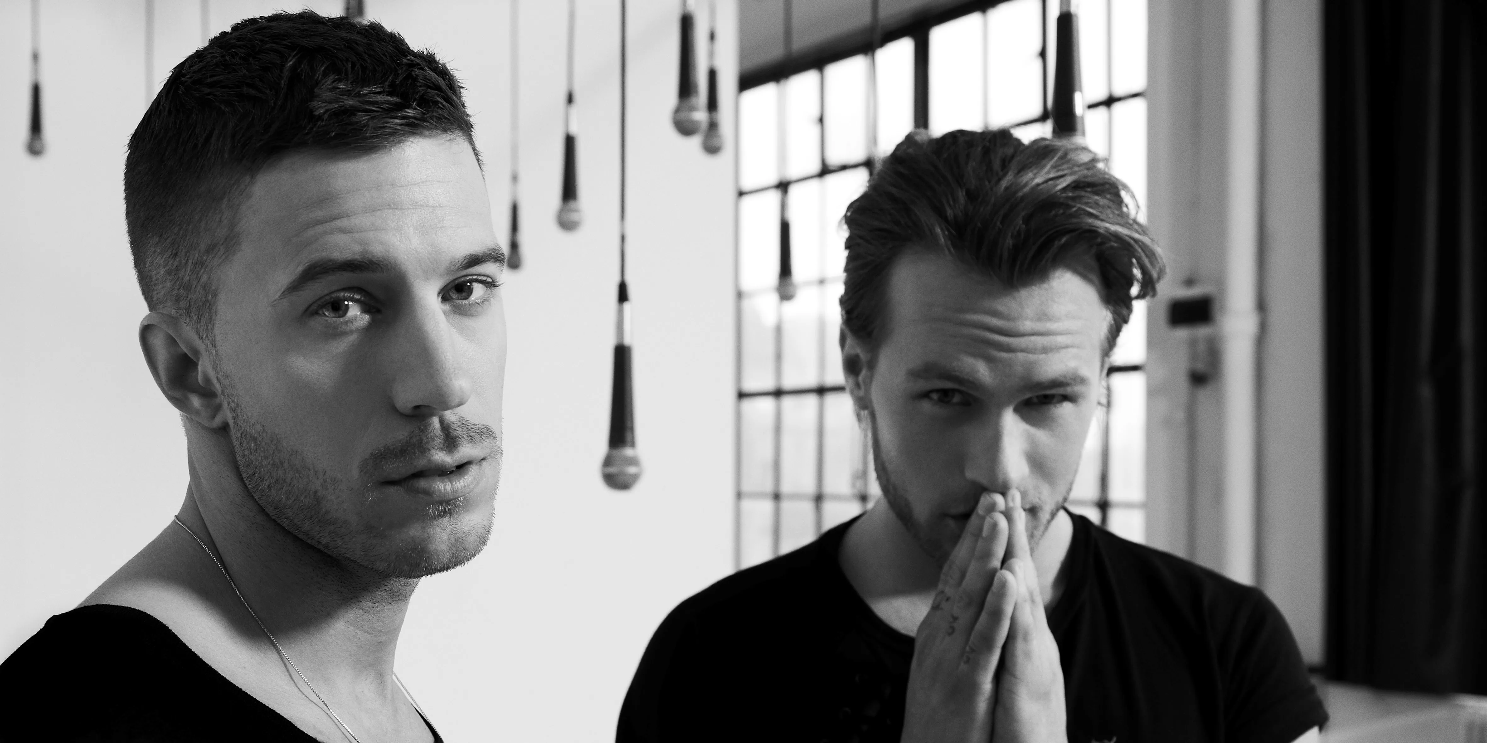 Nik & Jay synger på engelsk