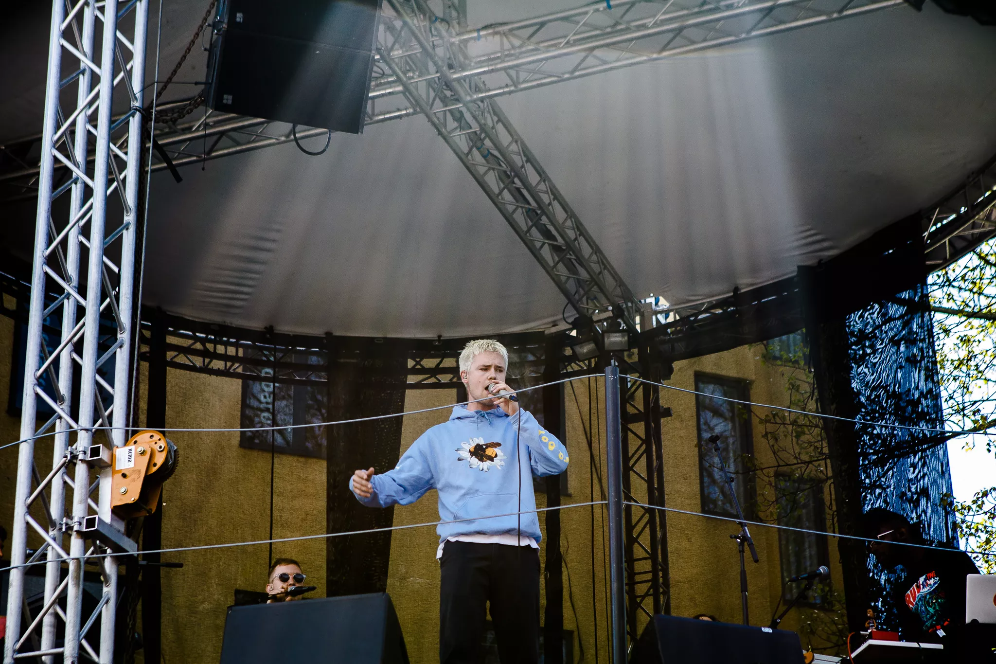 Flydende flødepop i eftermiddagssolen 