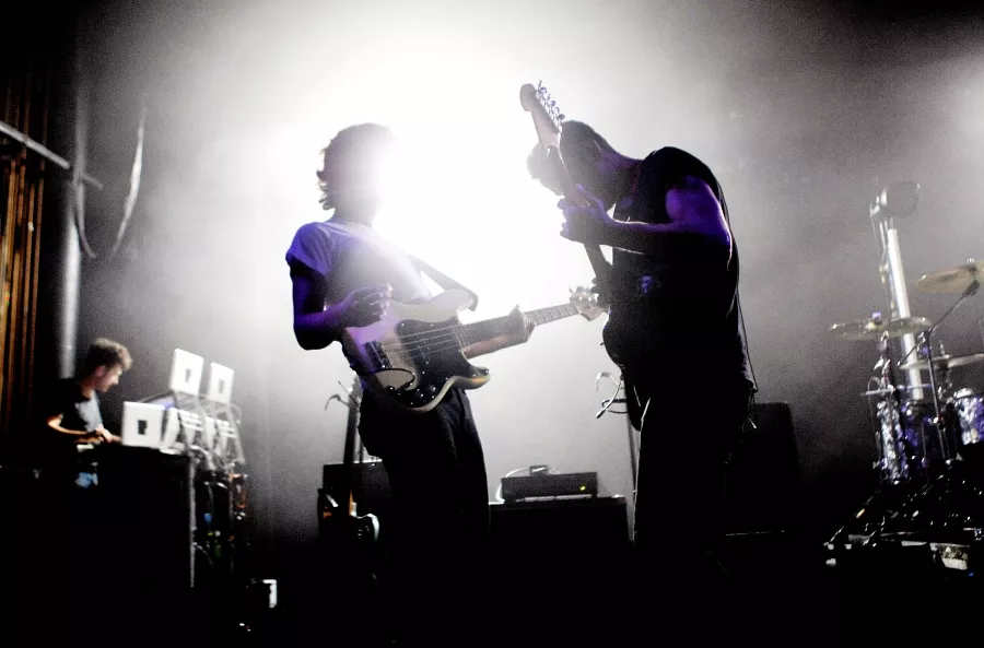 Se nya videon med M83