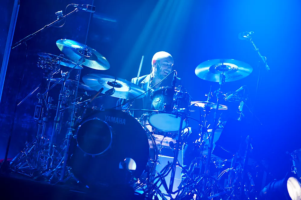 Elbows trommeslager stopper efter 25 år i bandet 