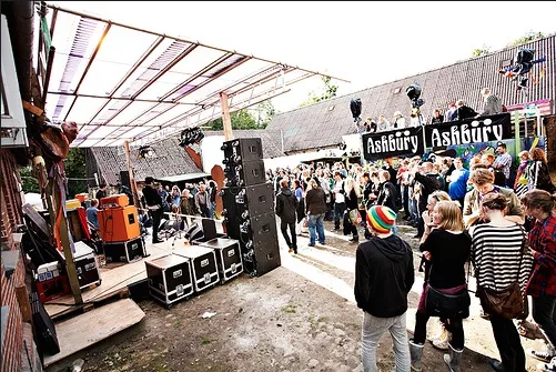 Den Grimmeste præsenterer dj's og nyt område