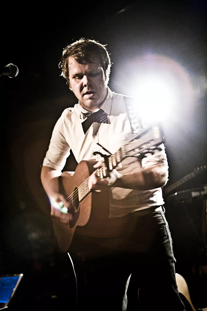 Flere billetter til salg til Loney Dear 