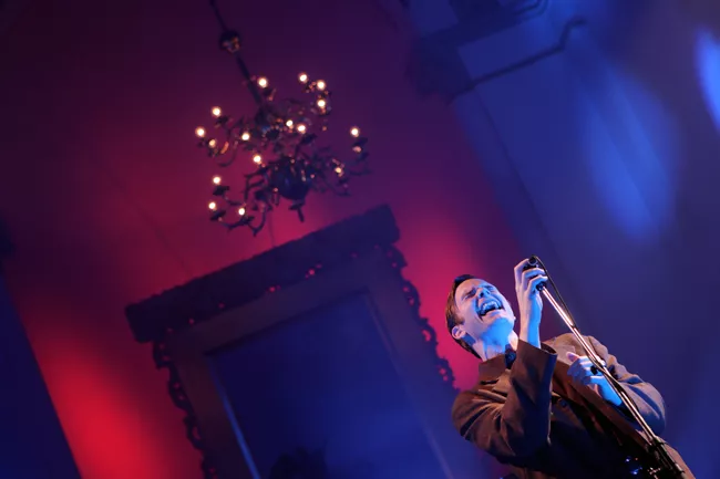 Martin Hall giver klassiske spoken word-koncerter