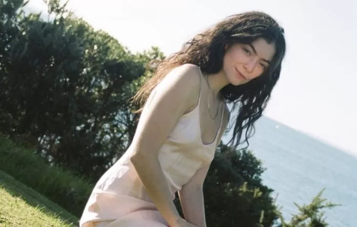 Lorde sætter fokus på menneskets forhold til Moder Jord i ny video