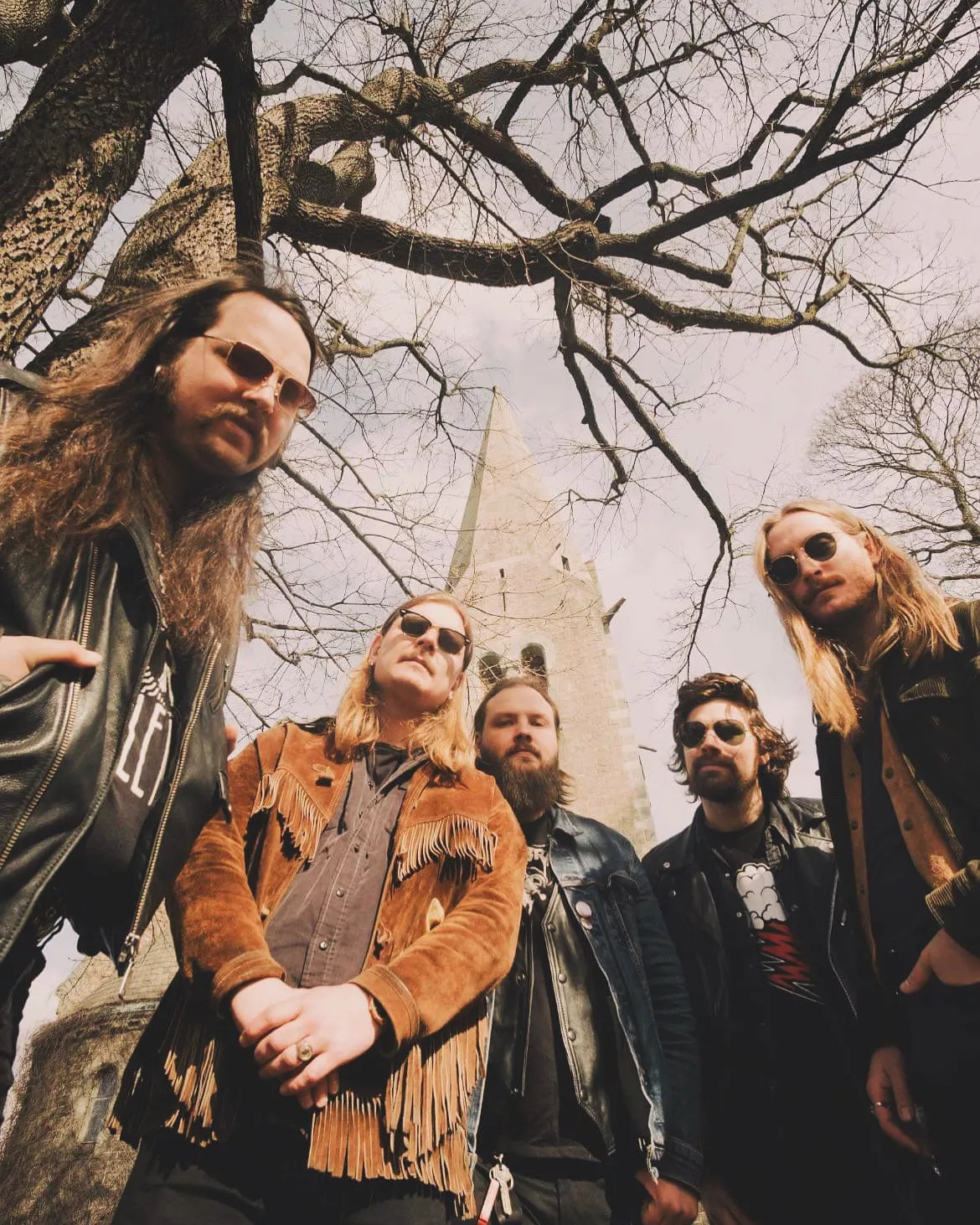 Satan selger fortsatt