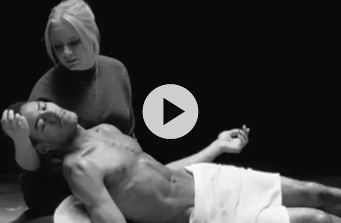 Se ny musikvideo fra engelsk kæmpetalent 