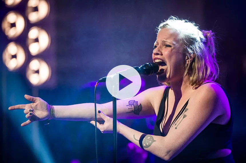 Video: Se turné- og albumaktuelle Katinka krænge sjælen ud til GAFFA-Prisen