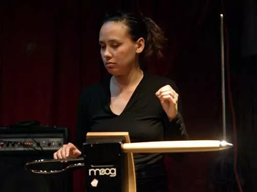 Stjerne-thereminist gæster Danmark