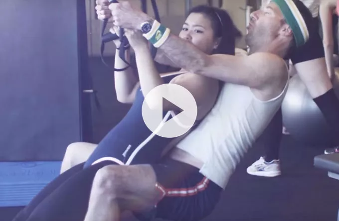 Nærgående i træningscenter: Se Niklas' frække nye video