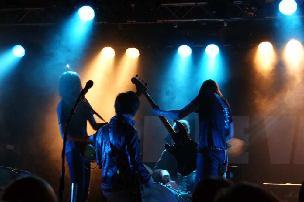 Vega og Billetlugen donerer penge til Østafrika