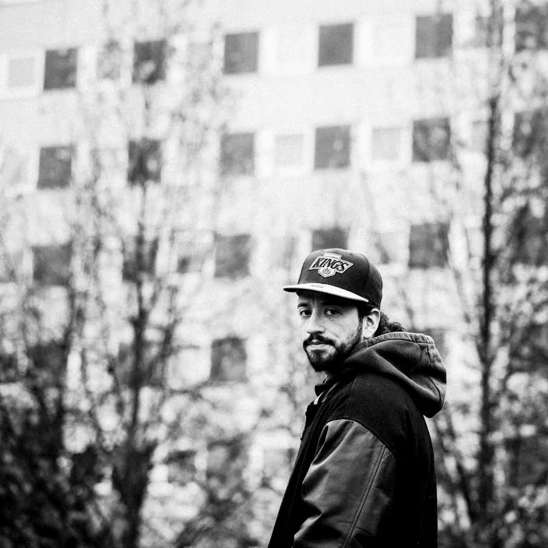 Fela løfter frem lokale talenter