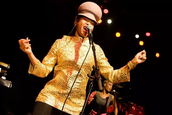 Erykah Badu släpper nytt