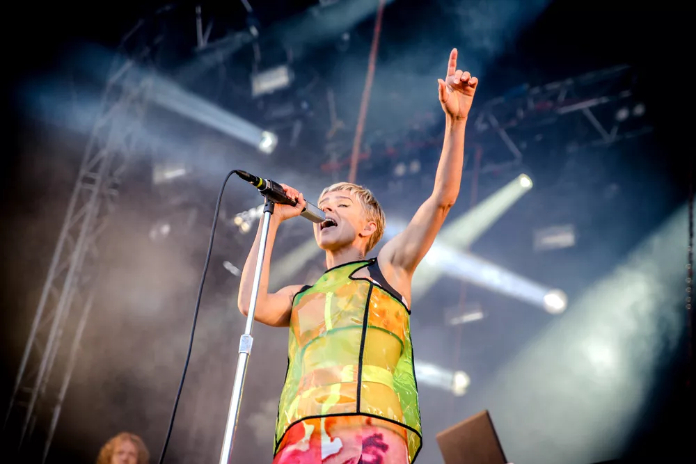 Robyn inleder nytt Skam-avsnitt – se klipp