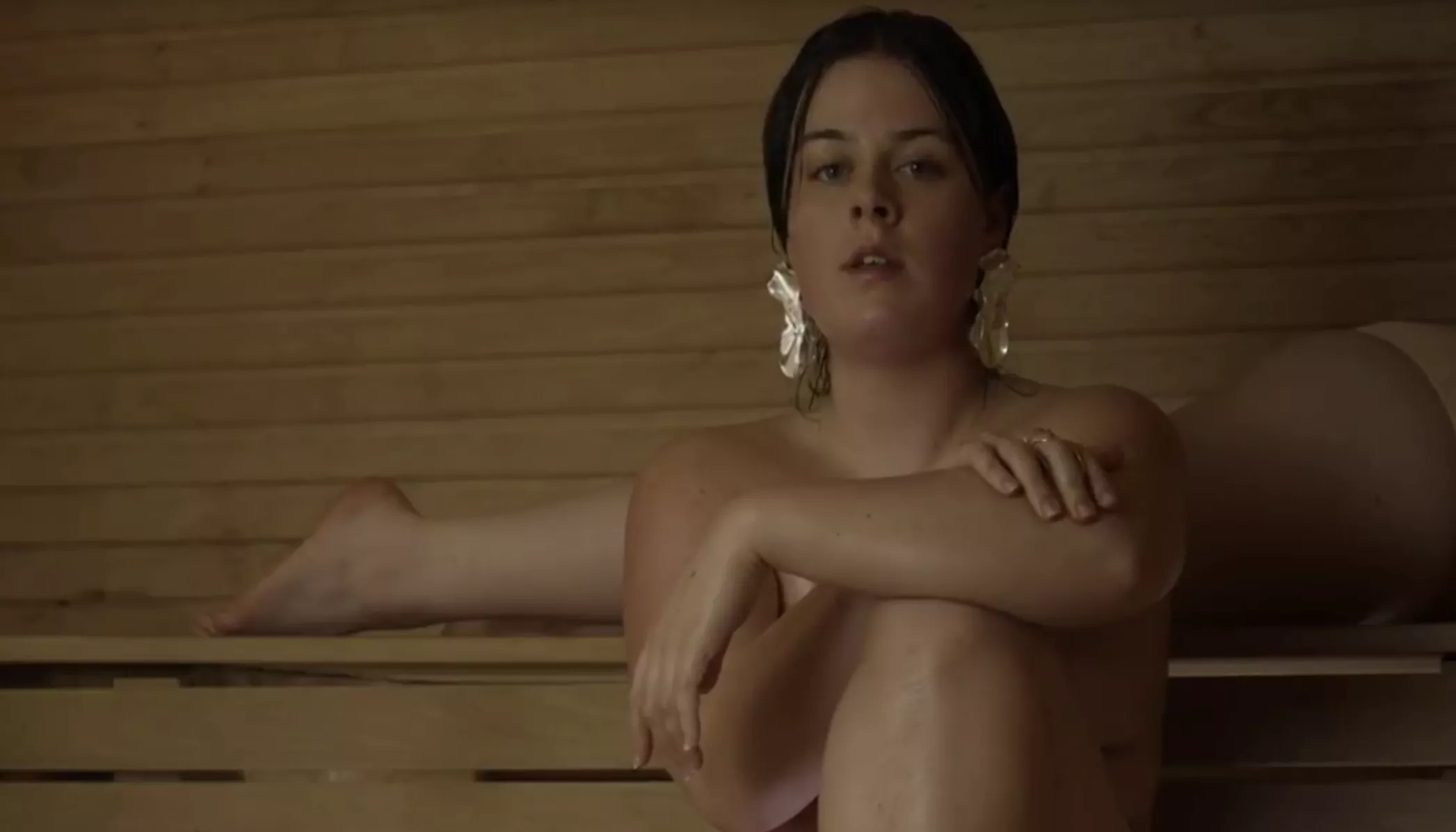 Video: Danske Jada hylder fællesskabet i sauna og kurbad
