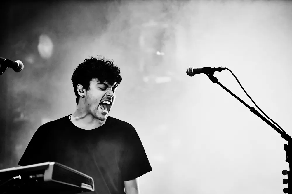 Svulstig og overdrevent