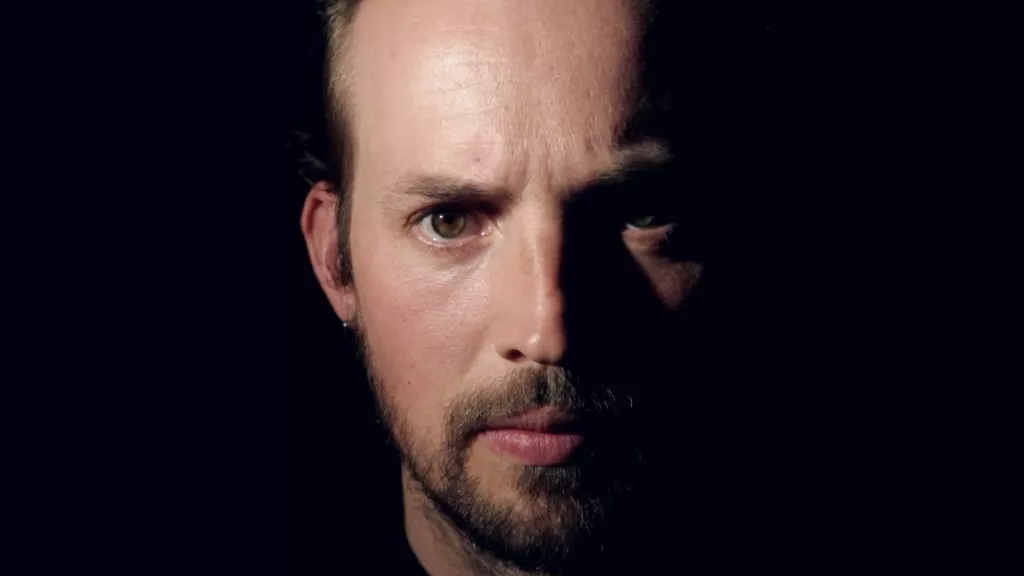 VIDEOPREMIÄR: Bellaroush - Nothing Wrong