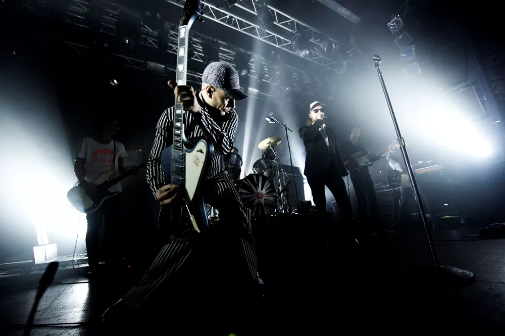 Sort Sol giver ekstrakoncert