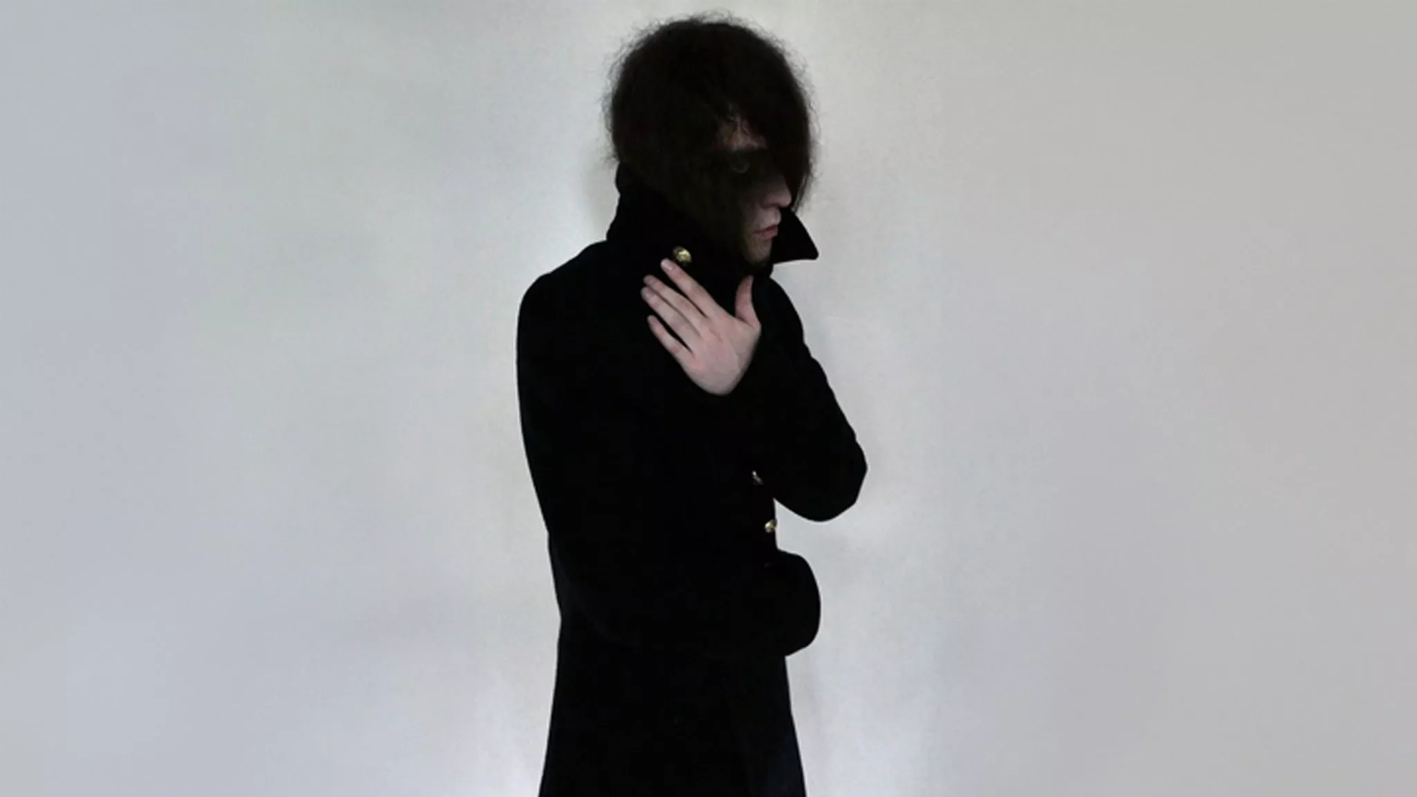 Bladee är aktuell med den nya singeln "Love Is A State".