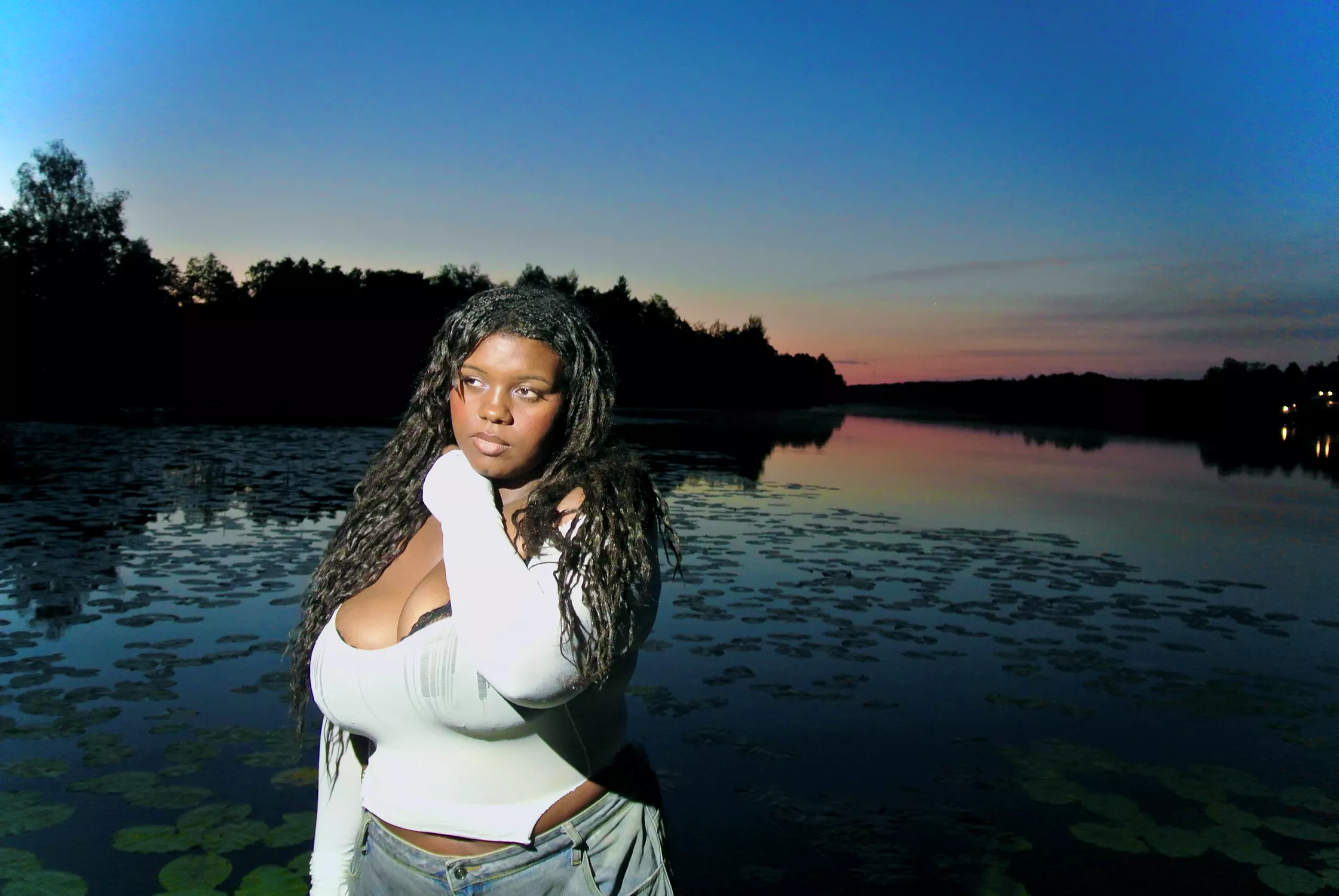 Waterbaby är aktuell med den nya EP:n "Clay".