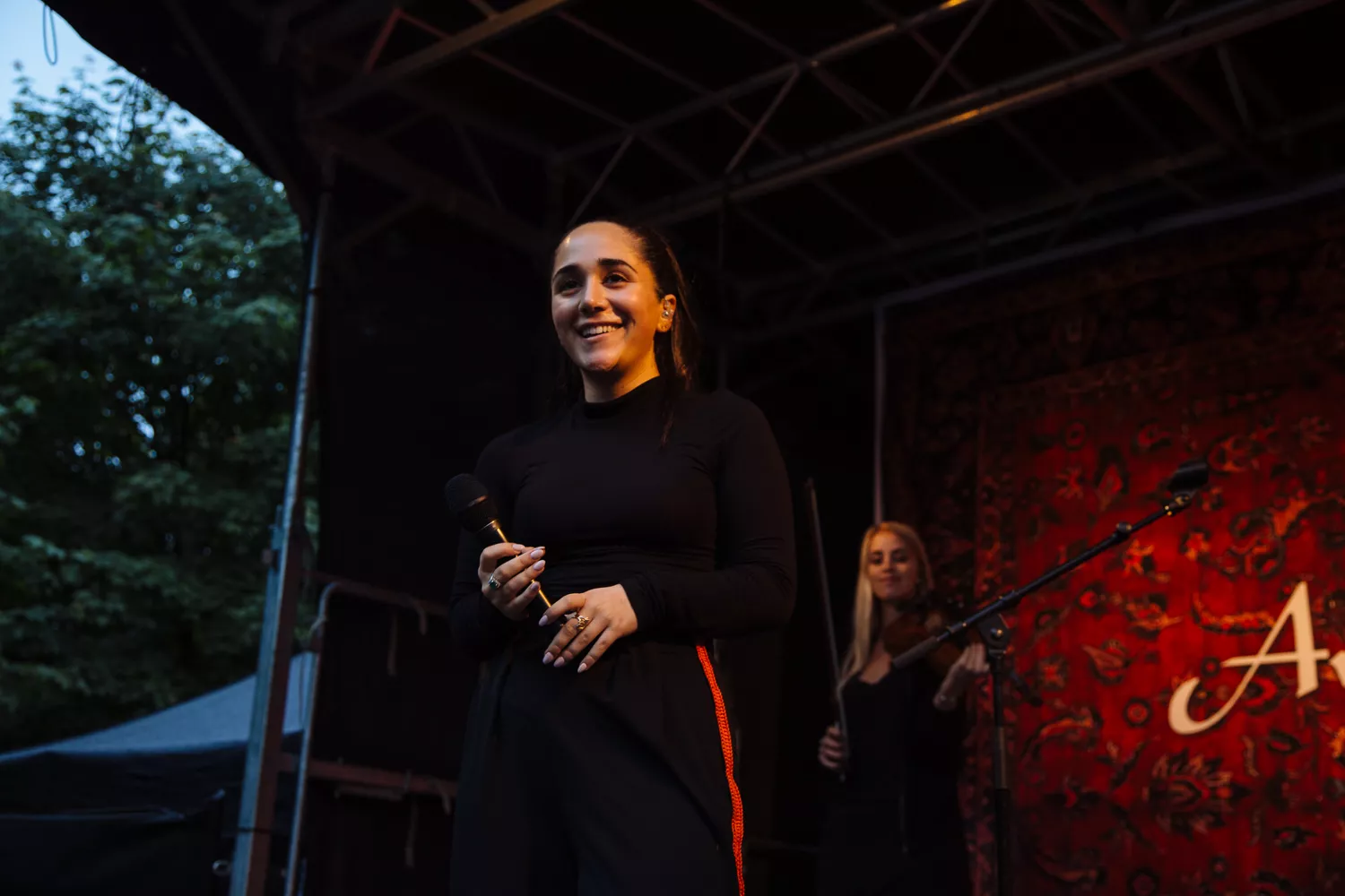 Sterk vokal og smittende vesen